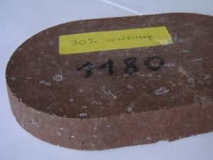 brick containing 30% red mud